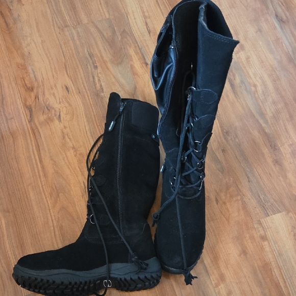 Baffin Waterproof Black Suede Lace-Up Women's Boots - Picture 2 of 10